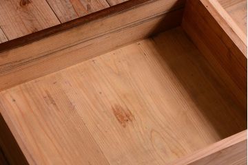 アンティーク家具　三方栗材!ネームプレート付きマス目収納戸棚(2)