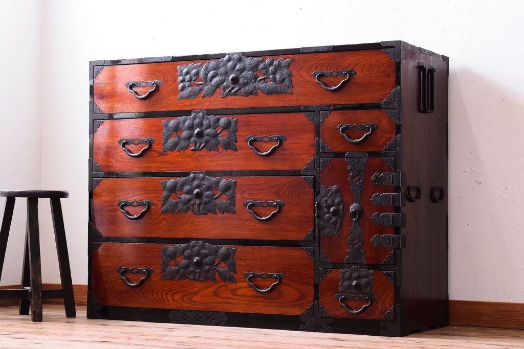 アンティーク家具　前面欅材　古民具・骨董　明治〜大正期のアンティーク最上箪笥