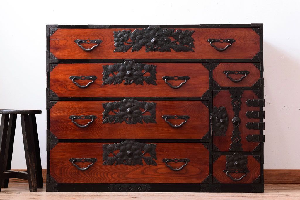 アンティーク家具　前面欅材　古民具・骨董　明治〜大正期のアンティーク最上箪笥