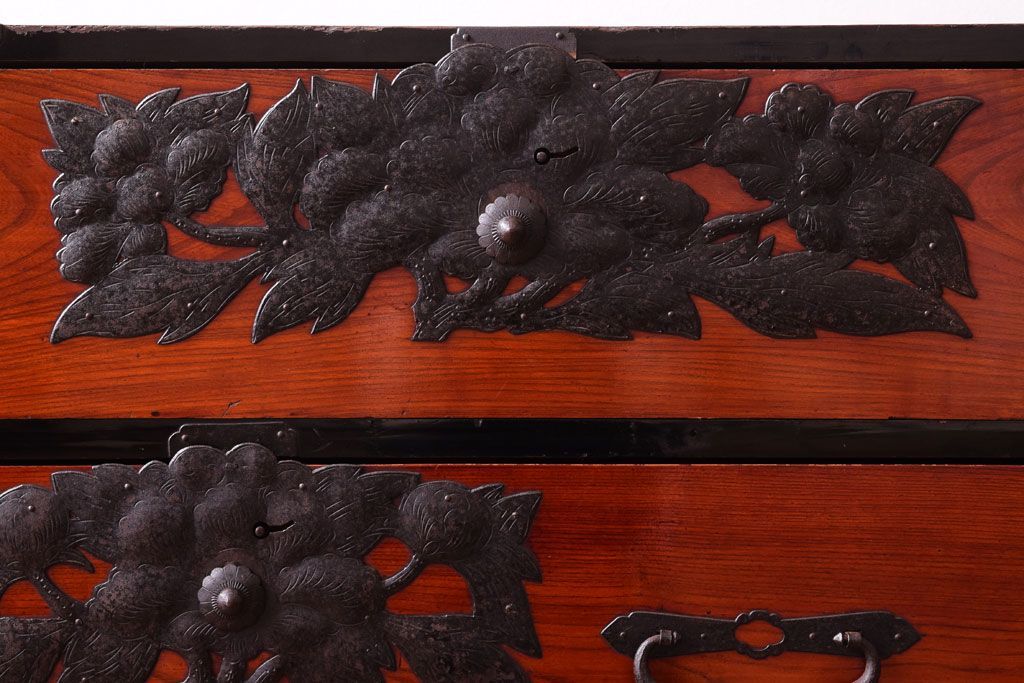 アンティーク家具　前面欅材　古民具・骨董　明治〜大正期のアンティーク最上箪笥