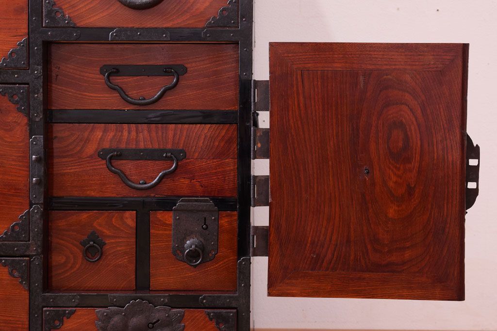 アンティーク家具　前面欅材　古民具・骨董　明治〜大正期のアンティーク最上箪笥