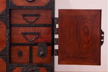 アンティーク家具　前面欅材　古民具・骨董　明治〜大正期のアンティーク最上箪笥
