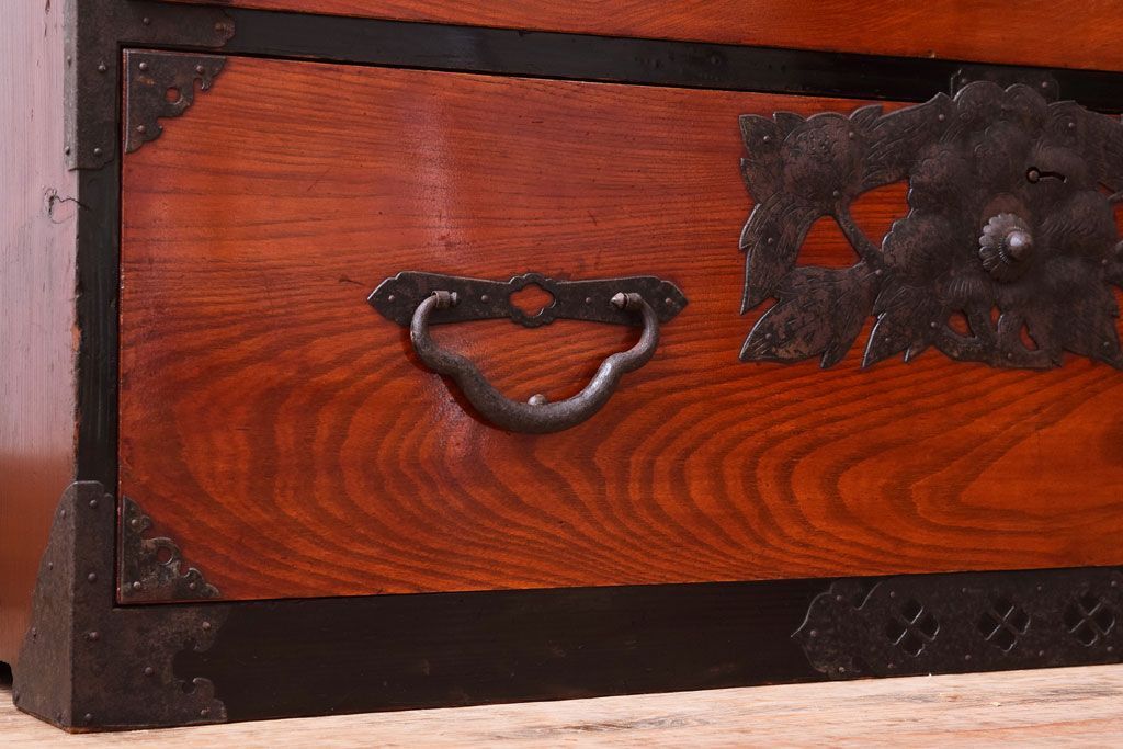 アンティーク家具　前面欅材　古民具・骨董　明治〜大正期のアンティーク最上箪笥