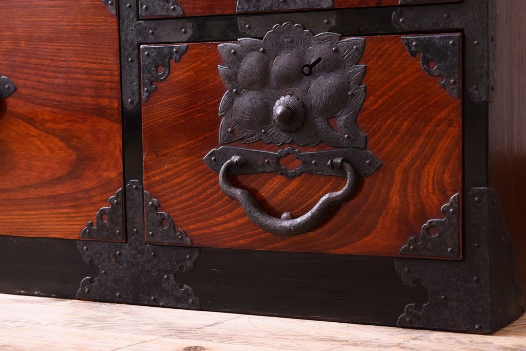 アンティーク家具　前面欅材　古民具・骨董　明治〜大正期のアンティーク最上箪笥