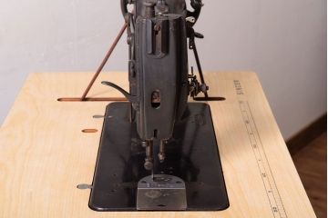 アンティーク雑貨　イギリスアンティーク　ジャンク品　人気の工業用シンガーミシン