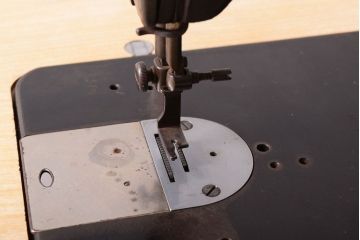 アンティーク雑貨　イギリスアンティーク　ジャンク品　人気の工業用シンガーミシン