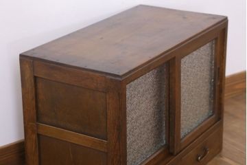 アンティーク家具　ダイヤガラス!シンプルで小振りな和製アンティーク収納棚(戸棚)