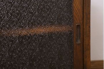 アンティーク家具　ダイヤガラス!シンプルで小振りな和製アンティーク収納棚(戸棚)