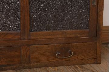 アンティーク家具　ダイヤガラス!シンプルで小振りな和製アンティーク収納棚(戸棚)