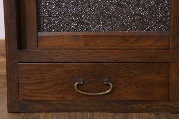 アンティーク家具　ダイヤガラス!シンプルで小振りな和製アンティーク収納棚(戸棚)