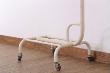アンティーク雑貨　栗材天板リメイク品　人気のキャスター付きサイドテーブル(作業台)(1)