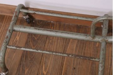  栗材天板リメイク品　人気のキャスター付きサイドテーブル(作業台)(2)