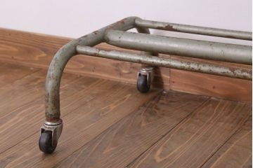  栗材天板リメイク品　人気のキャスター付きサイドテーブル(作業台)(2)