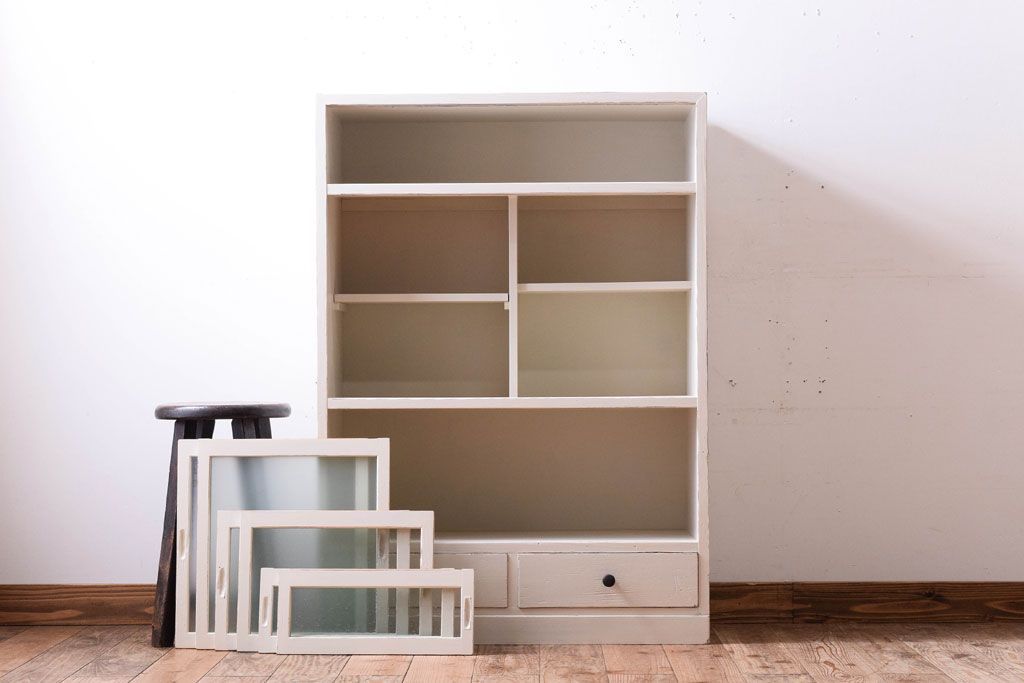 アンティーク家具　アンティークペイント　引き出し付き!気泡・すりガラス入りのおしゃれな戸棚(収納棚)(2)