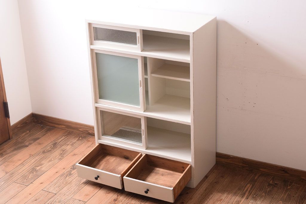 アンティーク家具　アンティークペイント　引き出し付き!気泡・すりガラス入りのおしゃれな戸棚(収納棚)(2)