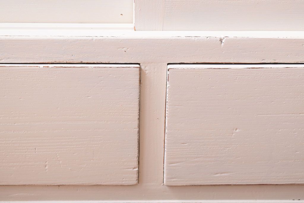 アンティーク家具　アンティークペイント　引き出し付き!気泡・すりガラス入りのおしゃれな戸棚(収納棚)(2)