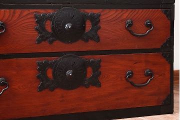 アンティーク家具　明治大正期　前面欅材の小ぶりな重ね仙台箪笥(衣装箪笥)