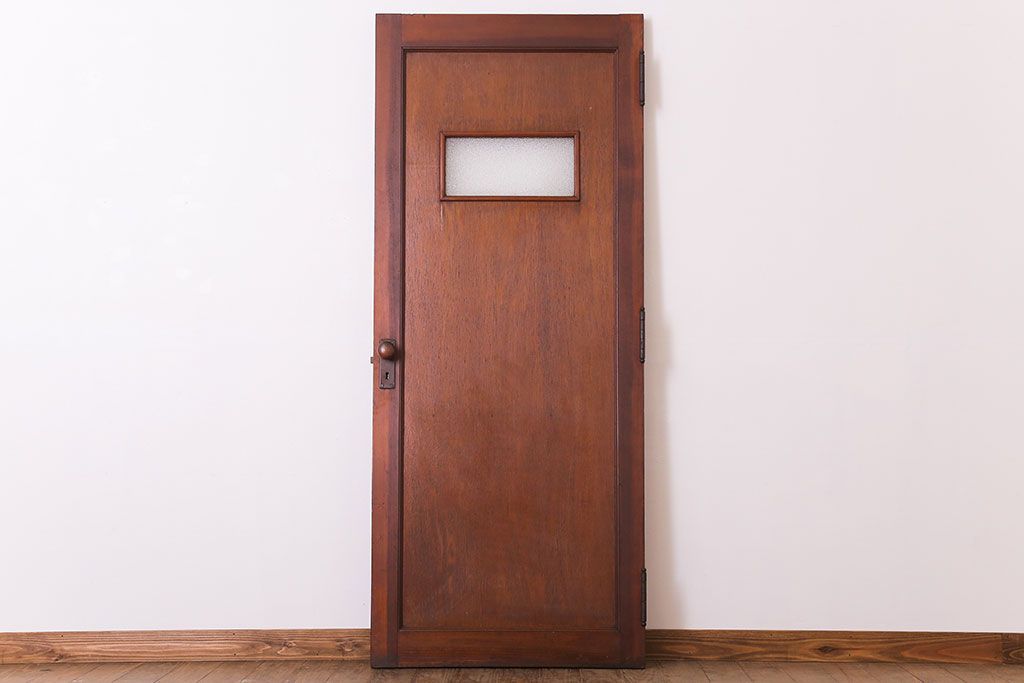 ダイヤガラス入り!シンプルな木製アンティークドア