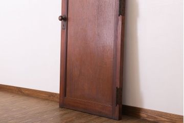 ダイヤガラス入り!シンプルな木製アンティークドア