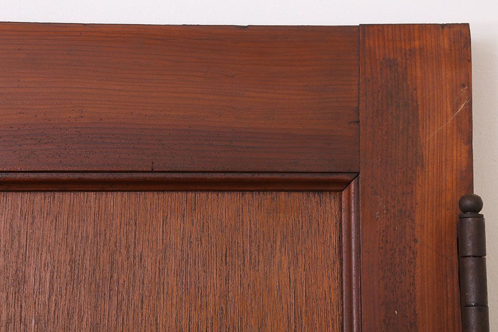 ダイヤガラス入り!シンプルな木製アンティークドア