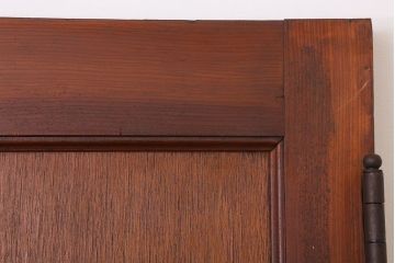 ダイヤガラス入り!シンプルな木製アンティークドア