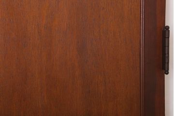 ダイヤガラス入り!シンプルな木製アンティークドア