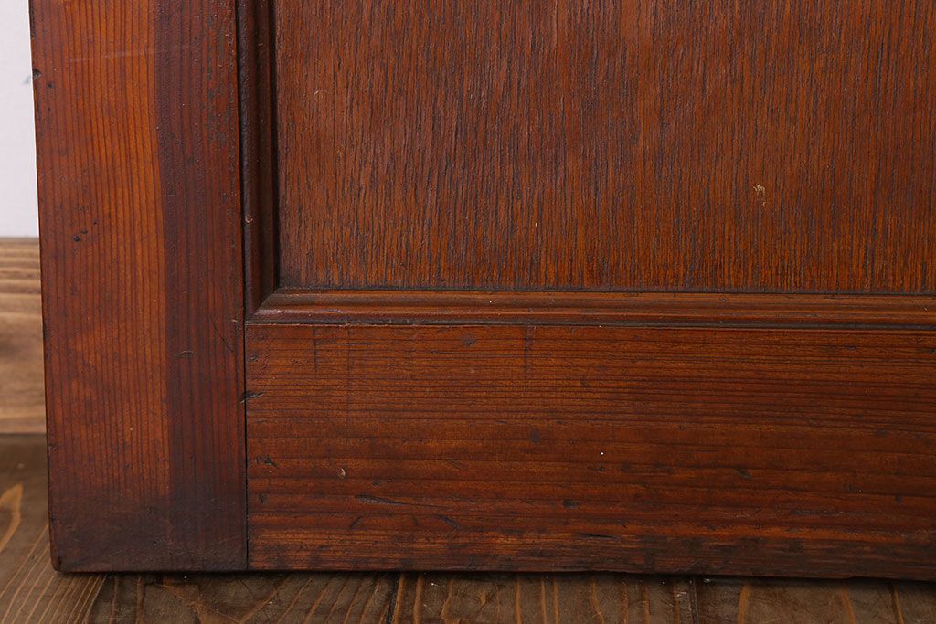 ダイヤガラス入り!シンプルな木製アンティークドア