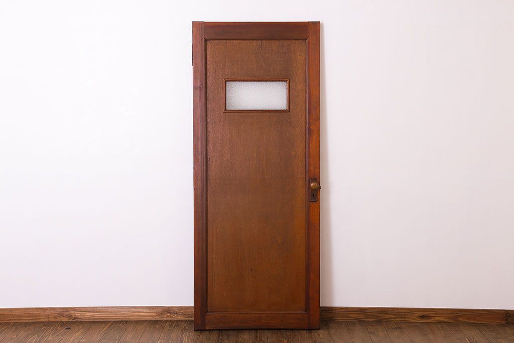 ダイヤガラス入り!シンプルな木製アンティークドア