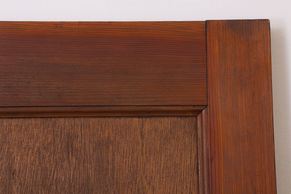 ダイヤガラス入り!シンプルな木製アンティークドア