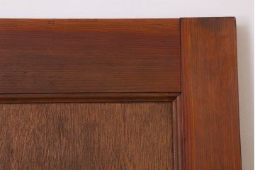 ダイヤガラス入り!シンプルな木製アンティークドア