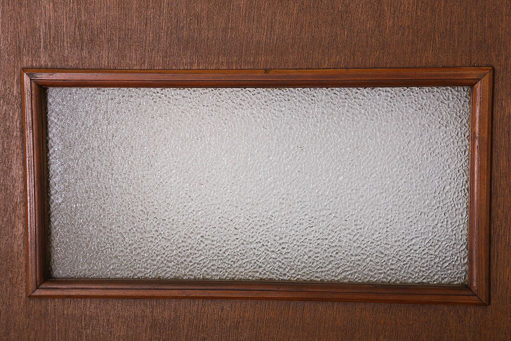 ダイヤガラス入り!シンプルな木製アンティークドア