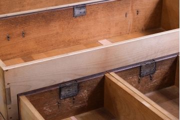 アンティーク家具　三方栗材!古い木製のシンプルな衣装箪笥(時代箪笥ローボード)