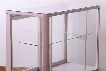 レトロ家具　脚付き　アンティークペイントのレトロなガラスケース(ショーケース)