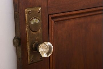 大正〜昭和　ガラス取っ手のアンティークドア