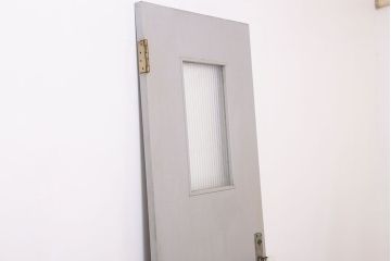 ガラスのドアノブ!銀モールガラス入りのレトロなアンティークドア