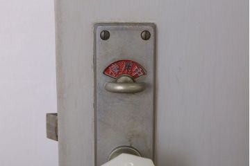 ガラスのドアノブ!銀モールガラス入りのレトロなアンティークドア