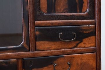 アンティーク家具　黒柿材!古い木製のアンティーク茶箪笥(茶棚・収納棚)