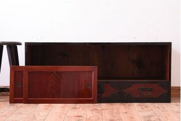 アンティーク家具　前面欅材!漆が美しく、金具が立派な佐渡箪笥ローボード