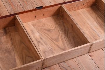 アンティーク家具　前面欅材!漆が美しく、金具が立派な佐渡箪笥ローボード