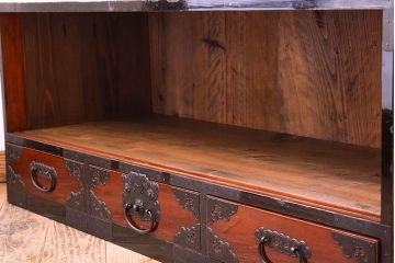 アンティーク家具　前面欅材!漆が美しく、金具が立派な佐渡箪笥ローボード