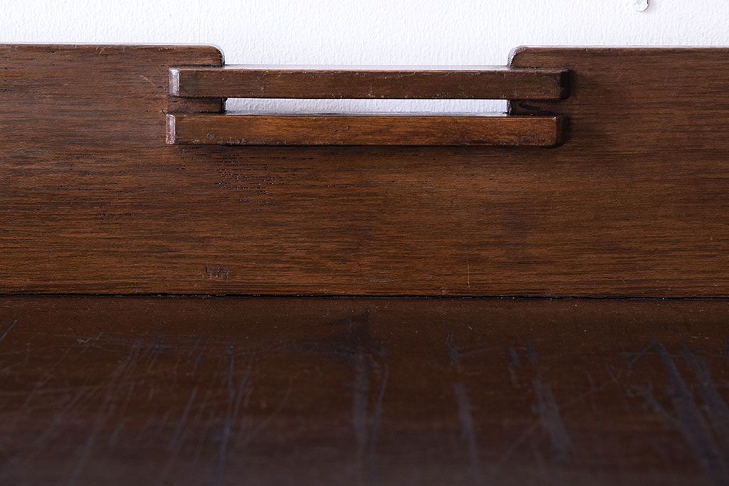 レトロ家具　アンティーク　ガラス戸付き!レトロな本棚(収納棚)