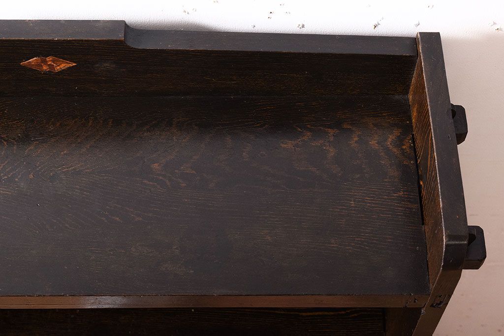 レトロ家具　和製アンティーク　古い木のレトロな楔(くさび)式本棚(飾り棚・ディスプレイラック)