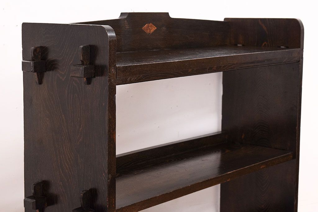 レトロ家具　和製アンティーク　古い木のレトロな楔(くさび)式本棚(飾り棚・ディスプレイラック)