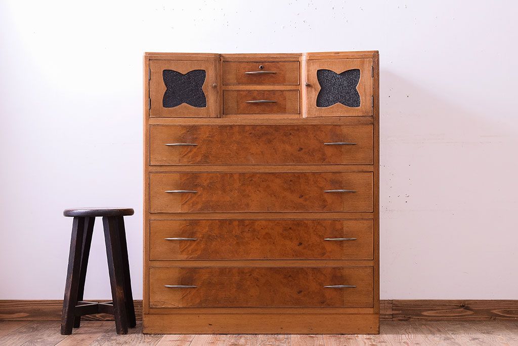 レトロ家具　ダイヤガラス入り!昭和レトロなアンティークチェスト