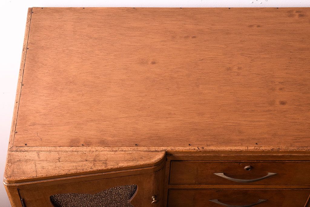 レトロ家具　ダイヤガラス入り!昭和レトロなアンティークチェスト