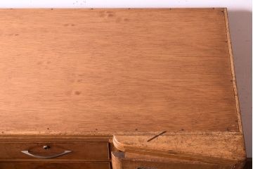 レトロ家具　ダイヤガラス入り!昭和レトロなアンティークチェスト