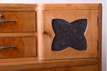 レトロ家具　ダイヤガラス入り!昭和レトロなアンティークチェスト