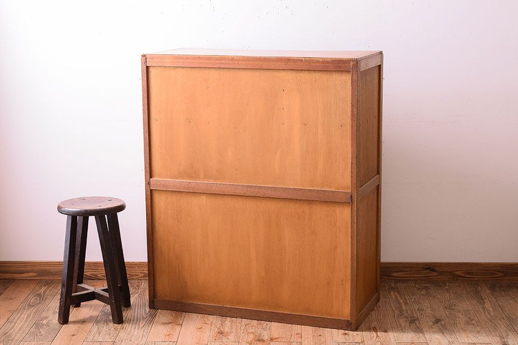 レトロ家具　ダイヤガラス入り!昭和レトロなアンティークチェスト