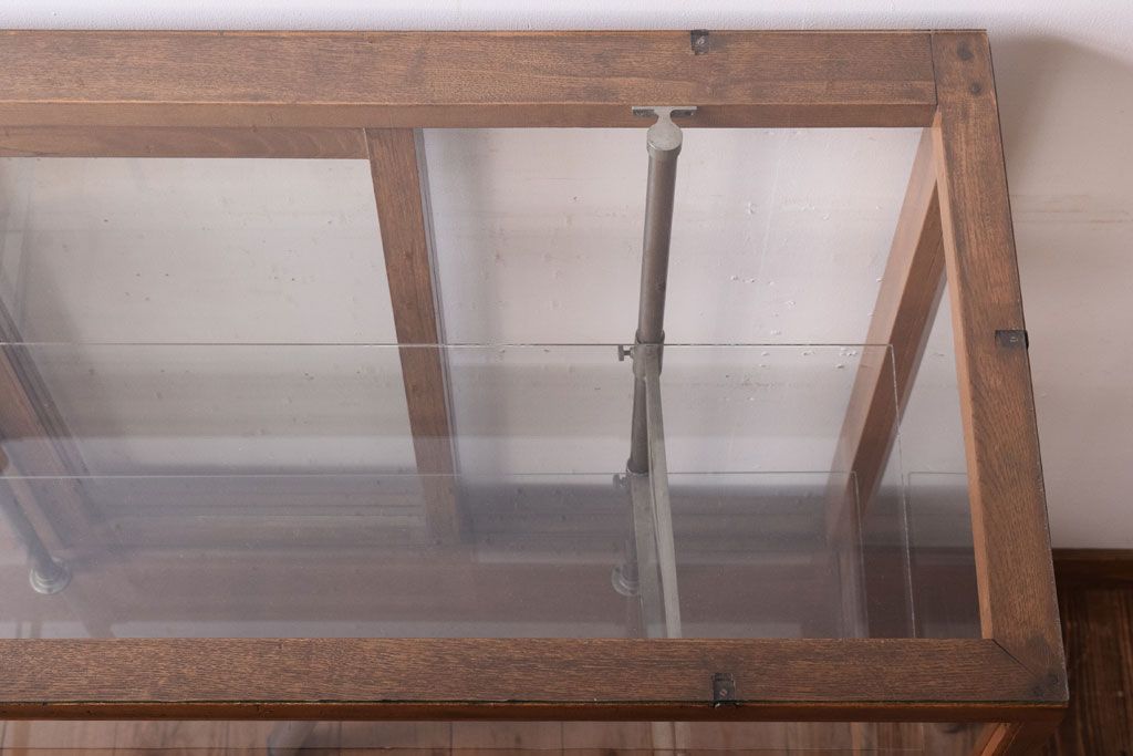 レトロ家具　Rガラス!昭和レトロな脚付きガラスケース