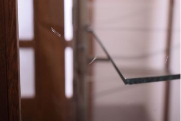 レトロ家具　Rガラス!昭和レトロな脚付きガラスケース
